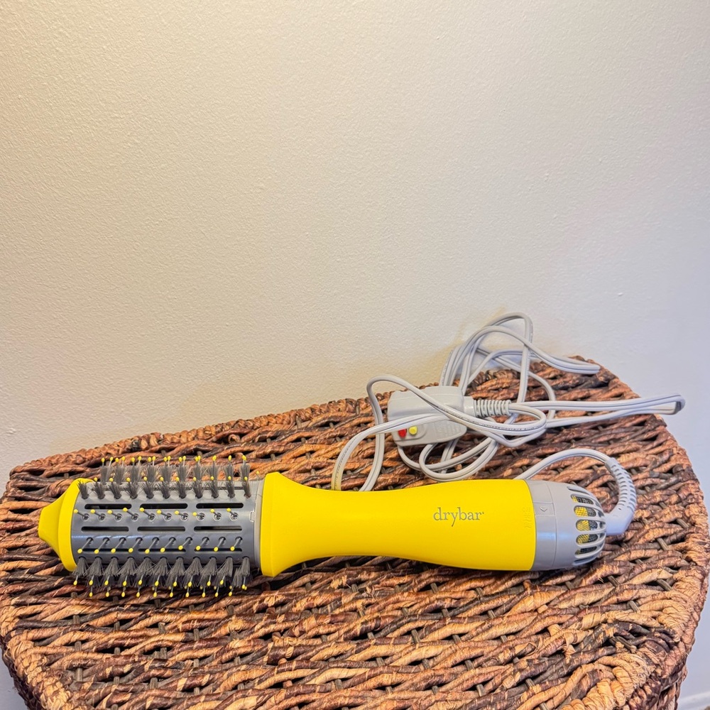 Drybar The Single Shot Round Blow-Dryer Brush